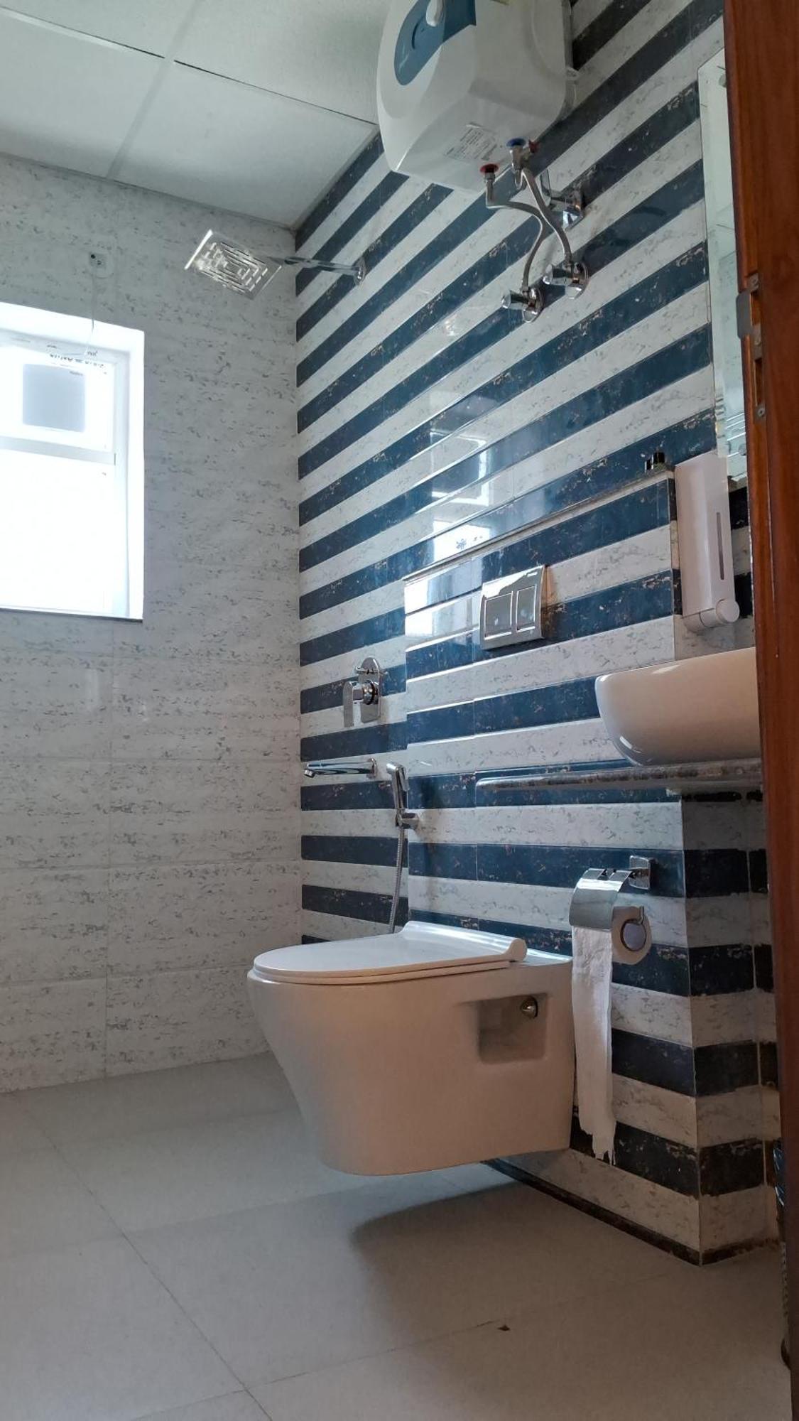 Emerald Suites Велика Нойда Номер фото